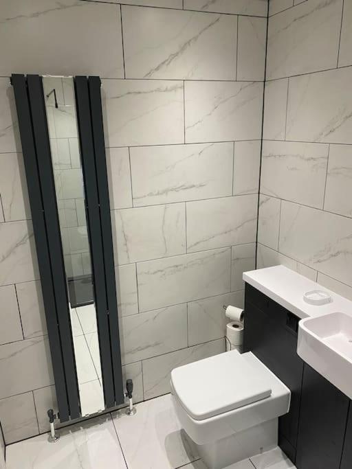 Perfectly Situated Luxury 2 Bedroom Apartment Глазгоу Екстериор снимка